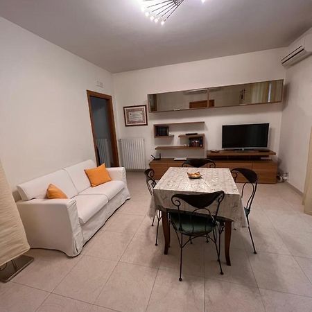 Appartamento Modugno Centro Luaran gambar